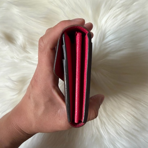 Louis Vuitton Monogram Sarah Wallet with Pink Stripe - Picture 6 of 11